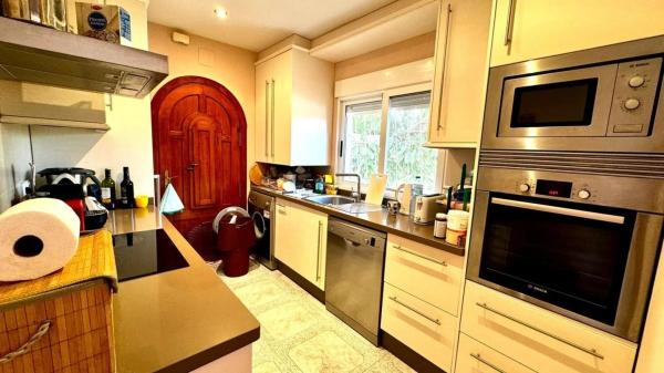 Casa independiente en calle Cormorà