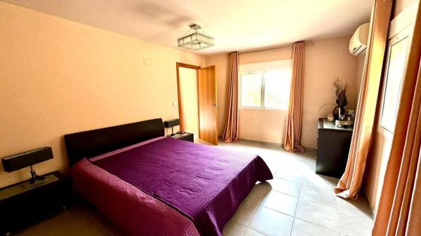 Casa independiente en calle Cormorà