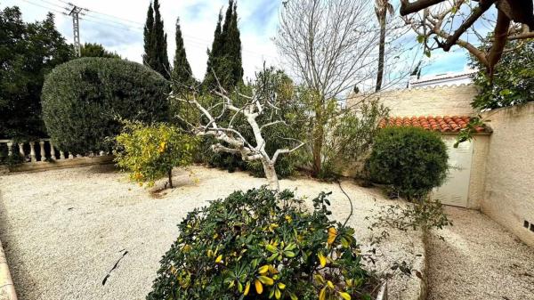 Casa independiente en calle Cormorà