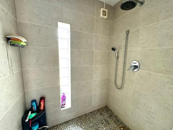 Casa independiente en calle Cormorà