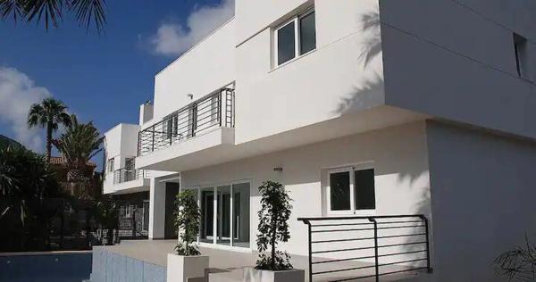 Chalet adosado en calle els Arcs, 1  a