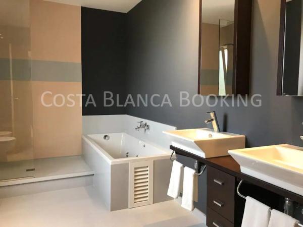 Chalet pareado en calle els Arcs