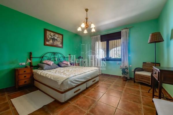 Casa independiente en calle la Prunera