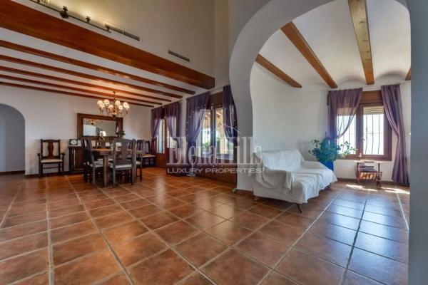 Casa independiente en calle la Prunera