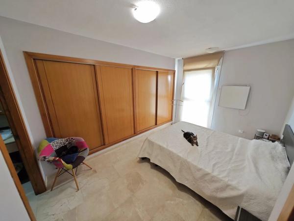 Piso en plaza Nou d'Octubre, 6