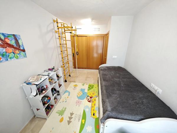 Piso en plaza Nou d'Octubre, 6