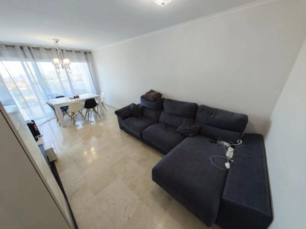 Piso en plaza Nou d'Octubre, 6