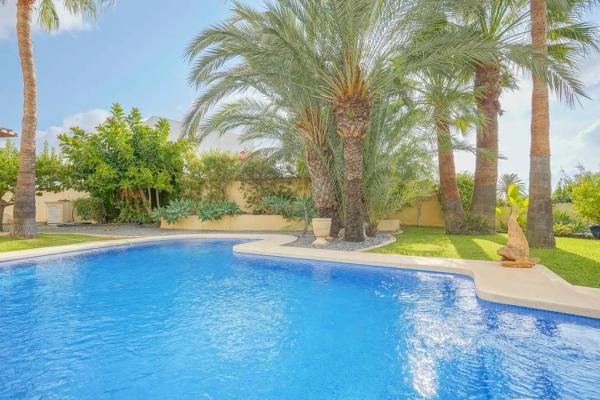 Chalet en Cala Advocat - Baladrar