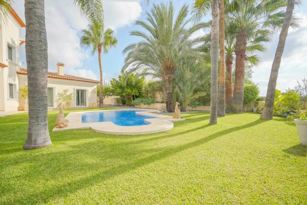 Chalet en Cala Advocat - Baladrar