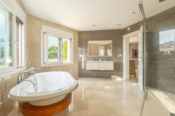 Chalet en Cala Advocat - Baladrar