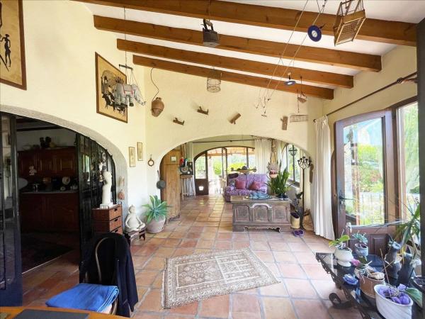 Casa independiente en avenida de la Fustera