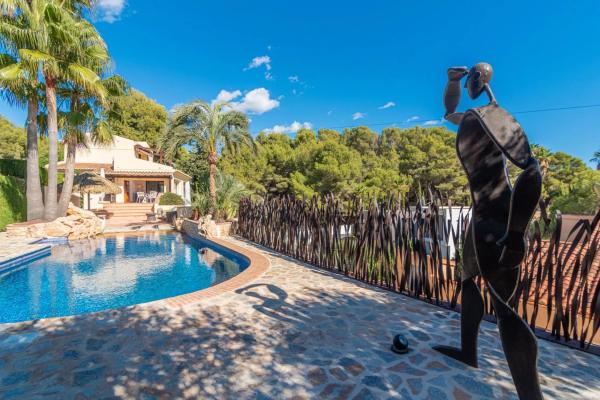 Chalet en Cala Advocat - Baladrar