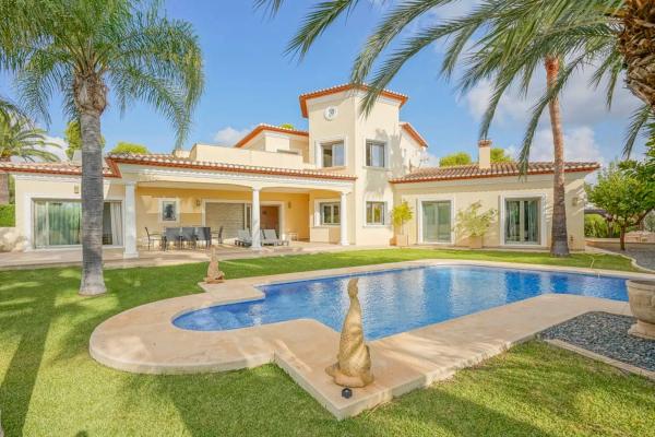 Chalet en Cala Advocat - Baladrar