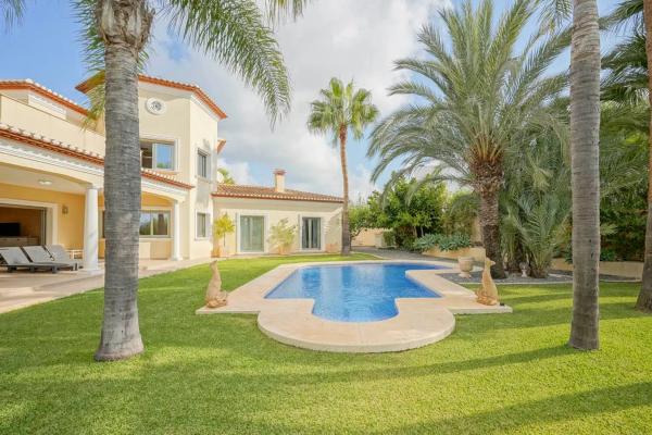 Chalet en Cala Advocat - Baladrar