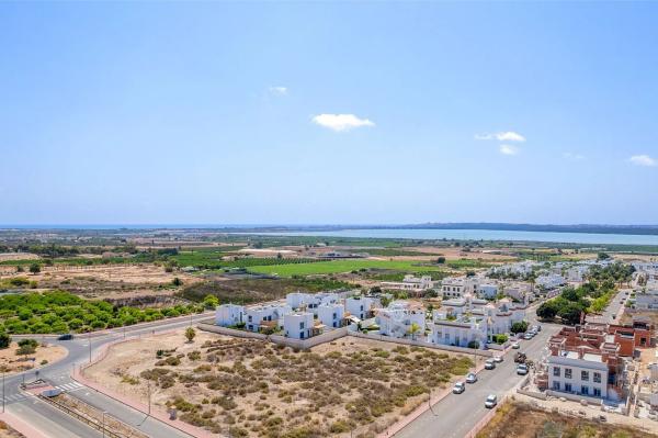 Terreno en calle Valencia, 4