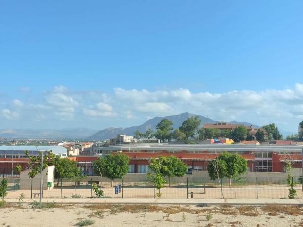 Terreno en calle Clara Campoamor, 15