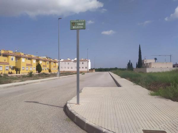 Terreno en calle Belgica s/n