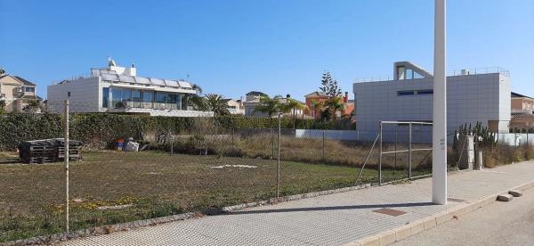 Terreno en Barrio La Zenia