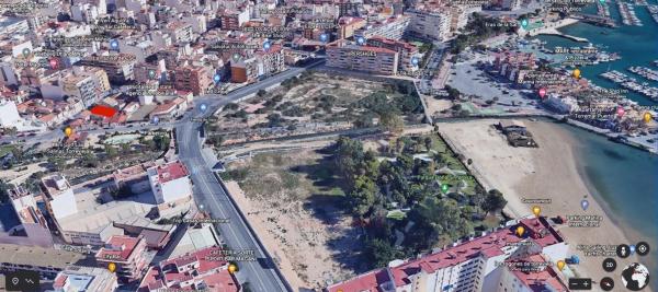 Terreno en calle Campoamor s/n