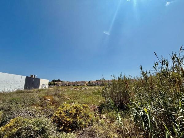Terreno en avenida de las Cortes Valencianas
