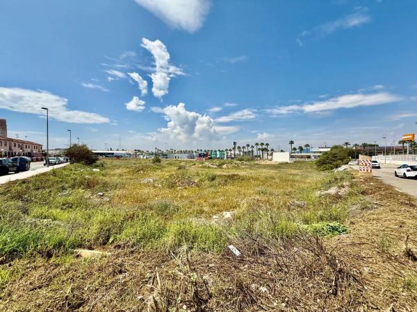 Terreno en avenida de las Cortes Valencianas