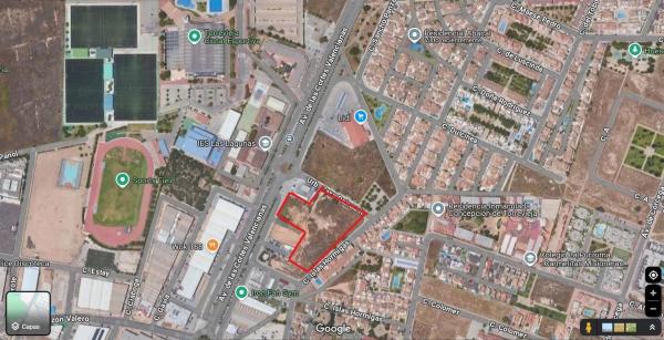 Terreno en avenida de las Cortes Valencianas