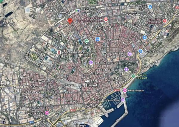 Terreno en calle la Nucía