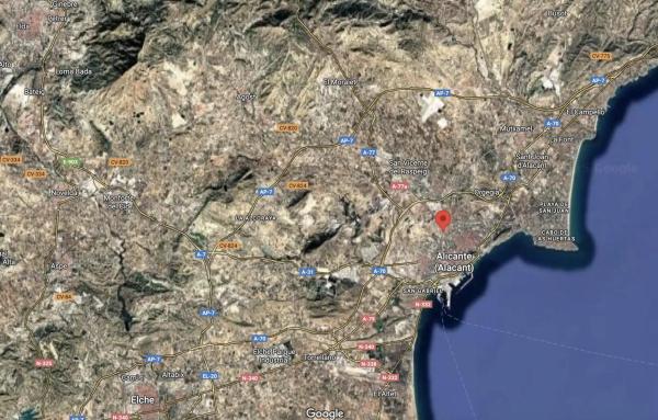 Terreno en calle la Nucía