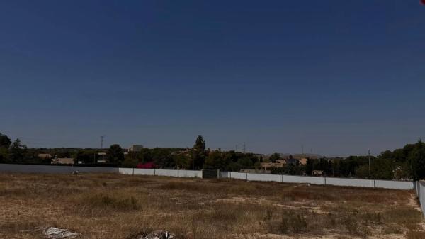 Terreno en calle Azahar