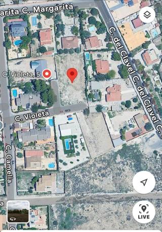 Terreno en calle de la Violeta