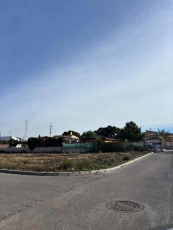 Terreno en calle de la Violeta