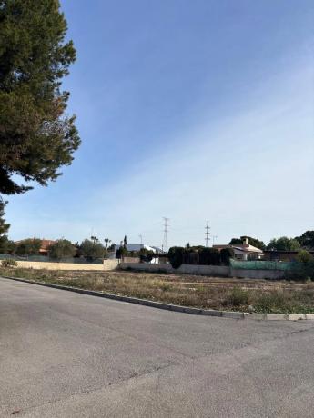 Terreno en calle de la Violeta