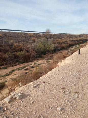 Terreno en calle del Mediterráneo