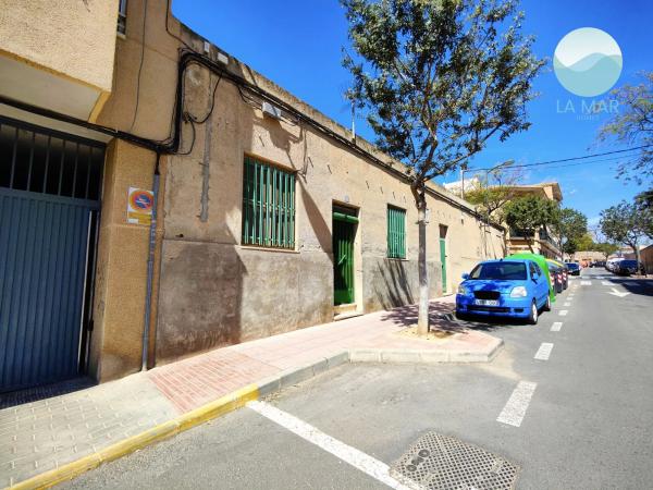 Terreno en calle Alcoy