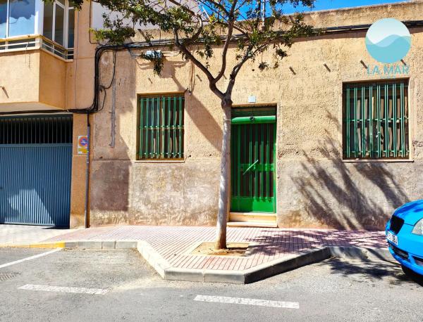 Terreno en calle Alcoy