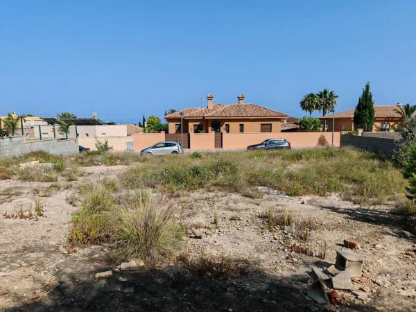 Terreno en calle Montgó, 19