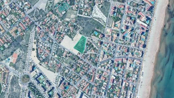 Terreno en calle de Dragonera