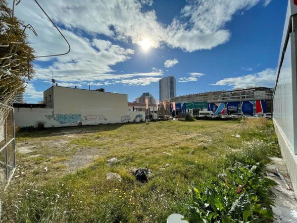 Terreno en avenida Pais Valencià