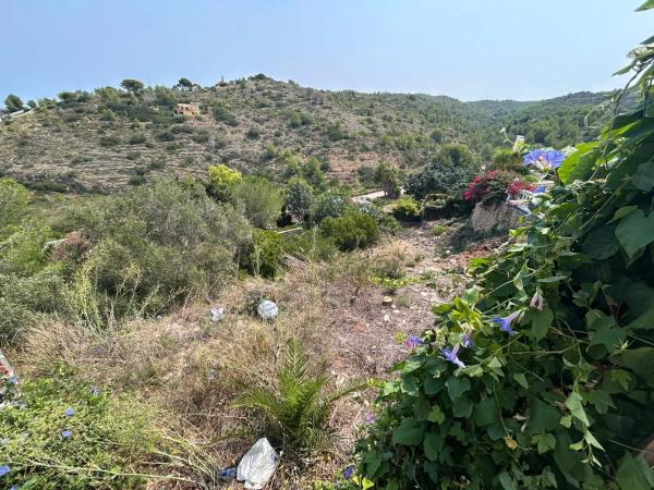 Terreno en calle Ametla, 49