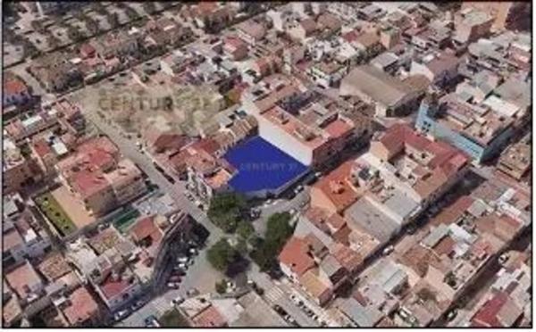 Terreno en calle Balbina Valverde