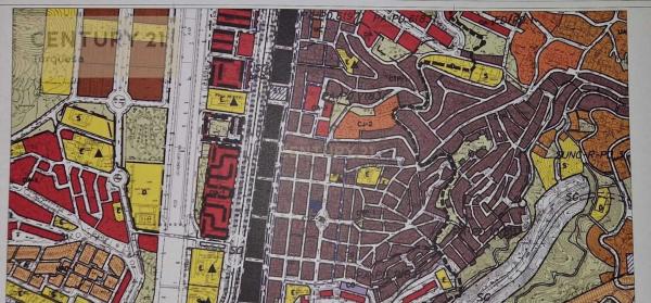 Terreno en calle Balbina Valverde