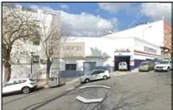 Terreno en calle Balbina Valverde