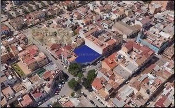 Terreno en calle Balbina Valverde