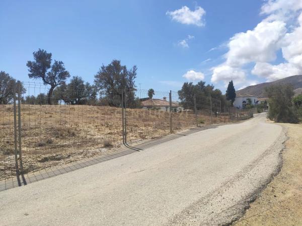 Terreno en calle Sésamo, 17