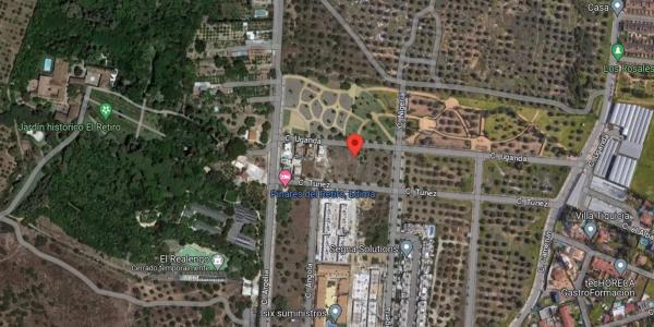 Terreno en calle Uganda, 35