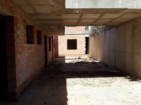 Terreno en calle Doña Julia