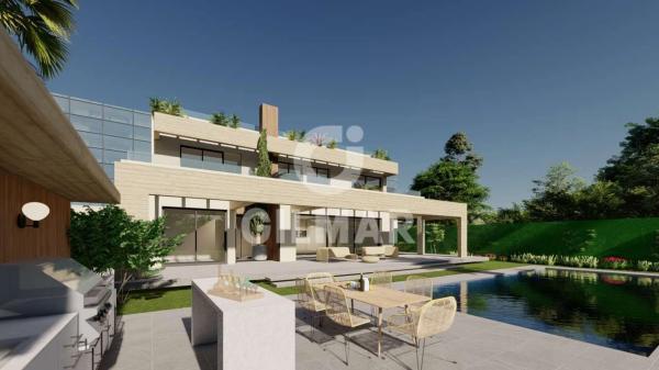 Terreno en calle Traíña