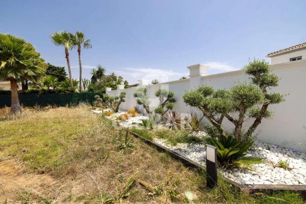 Terreno en calle Traíña