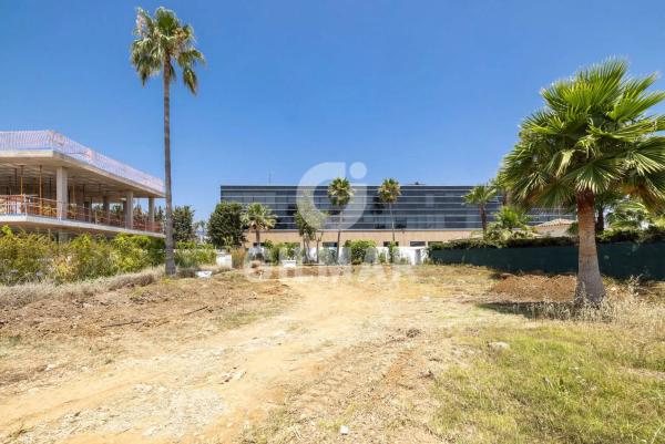 Terreno en calle Traíña