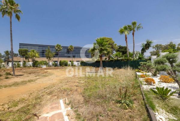 Terreno en calle Traíña